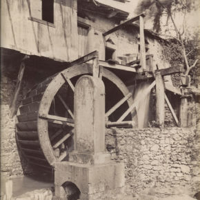 73-26-gorge-du-sierroz-monument-a-la-memoire-de-madame-de-broc